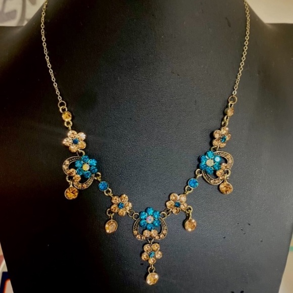 Medieval Vintage Love Flower Pendant Necklace Blue Sparkling Sapphire Stones - Picture 4 of 15